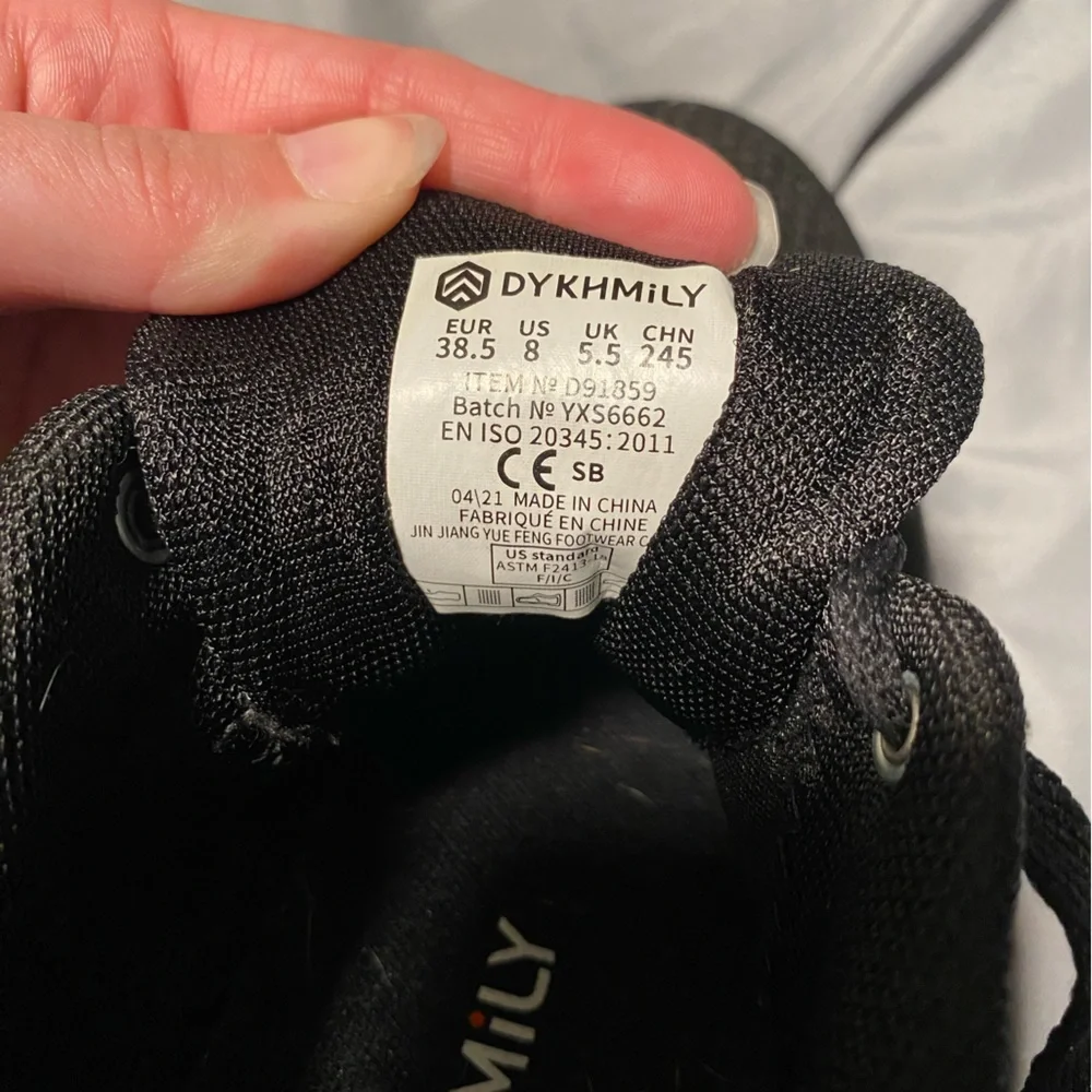 Dykmily Black Steel Toed Work Tennis Shoes Woman’s Size 8